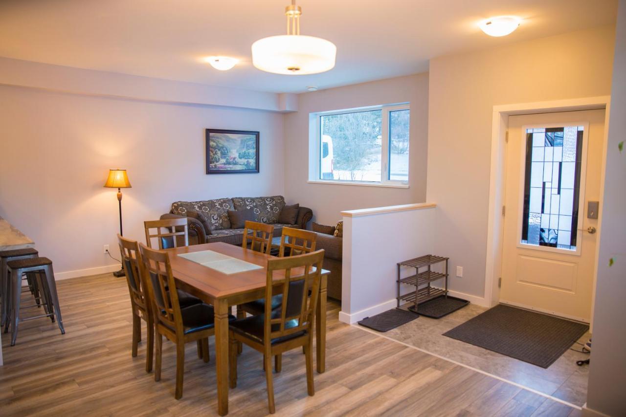Downtown Whitehorse 4 Bedrooms Deluxe Condo المظهر الخارجي الصورة